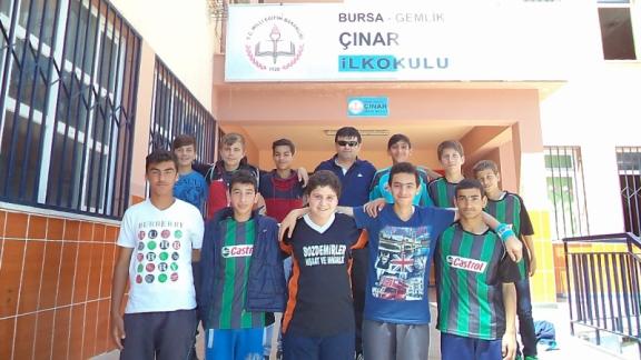 Çınar Ortaokulu Erkek Futsal Takımı Bursa Şampiyonu
