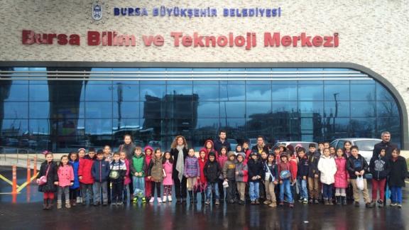 Kardeş Okul Projesi Kapsamında Bursa Bilim ve Teknoloji Merkezinne Gezi Düzenlendi