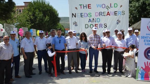 Şehit Öğretmen Etem Yaşar İlkokulu MİNİK ELLER BÜYÜK HAYALLER ERASMUS+ Projesinin Sergisini Yaptı