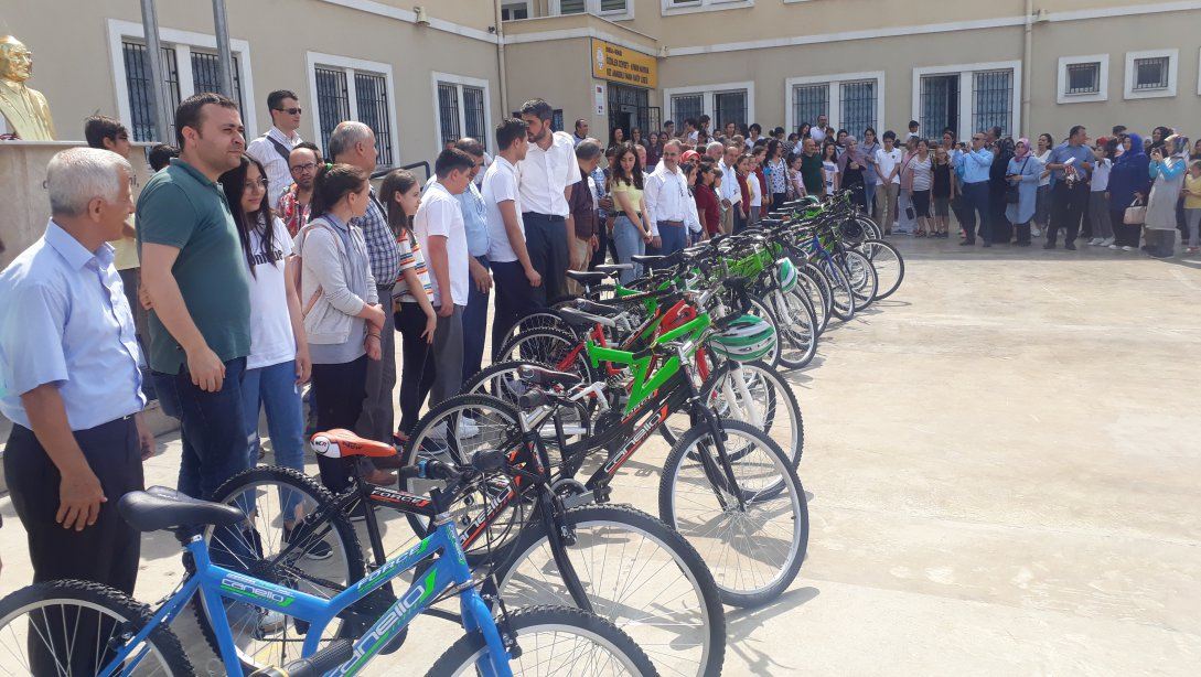 Gemlik İlçe Milli Eğitim Müdürlüğü Tüm Okulların DynEd Birincilerini Bisikletle Ödüllendirdi