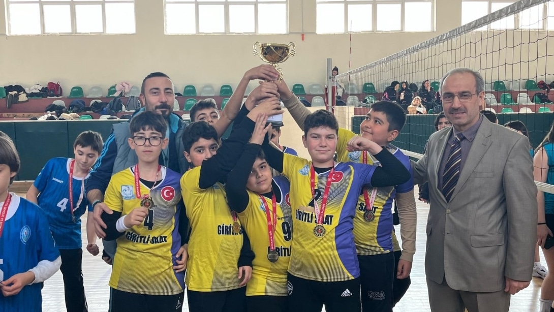OKUL SPORLARI 2.KÜME KÜÇÜKLER VOLEYBOL TURNUVASI YAPILDI