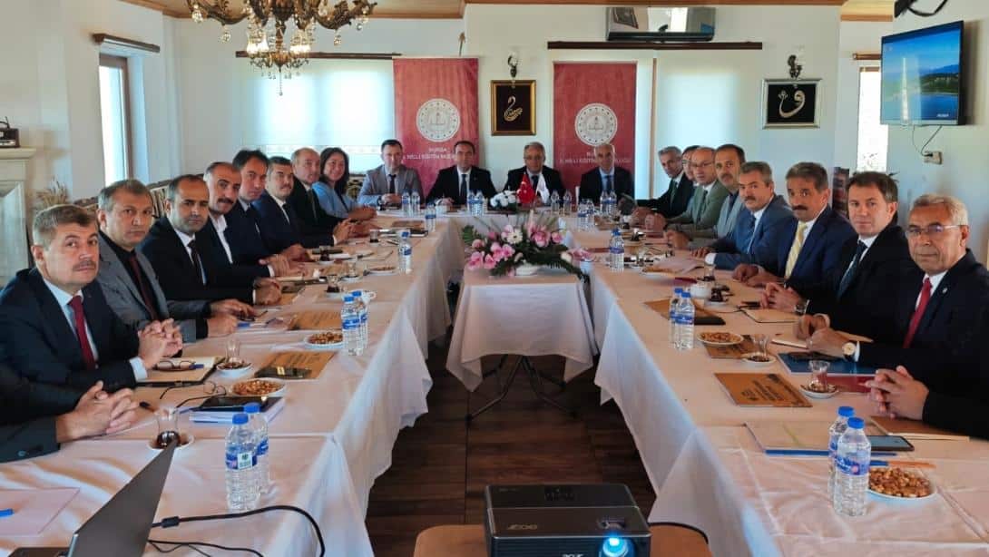 EĞİTİMDE YENİ DÖNEM HAZIRLIKLARI DEĞERLENDİRİLDİ